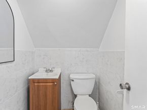 2 Manhassett Trail, Shelton CT 06484