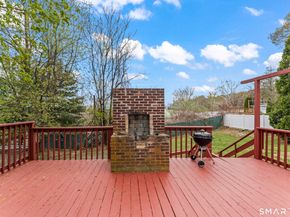 2 Manhassett Trail, Shelton CT 06484