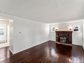 2 Manhassett Trail, Shelton CT 06484