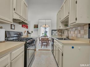 32 Lawson Lane 32, Ridgefield CT 06877