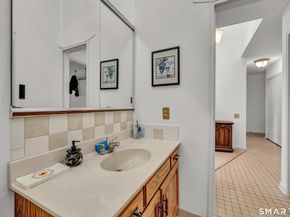 32 Lawson Lane 32, Ridgefield CT 06877