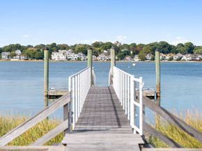 9 Sylvester Court, Norwalk CT 06855