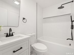 60 Lawn Avenue APT 21, Stamford CT 06902