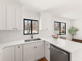 60 Lawn Avenue APT 21, Stamford CT 06902