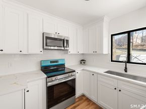 60 Lawn Avenue APT 21, Stamford CT 06902