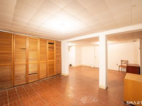 20 Oak Ridge Gate, Danbury CT 06810