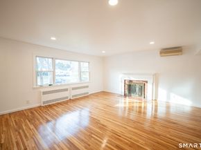 20 Oak Ridge Gate, Danbury CT 06810