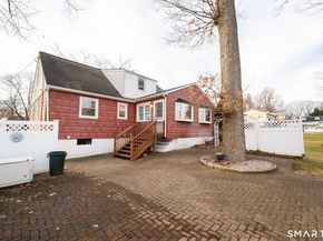 20 Oak Ridge Gate, Danbury CT 06810
