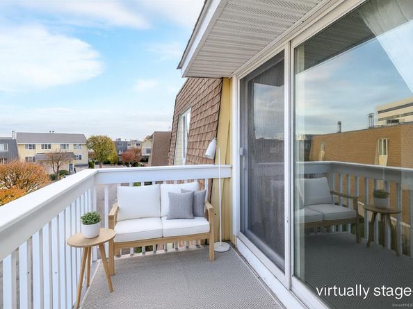 61 Seaview Avenue APT 76, Stamford CT 06902