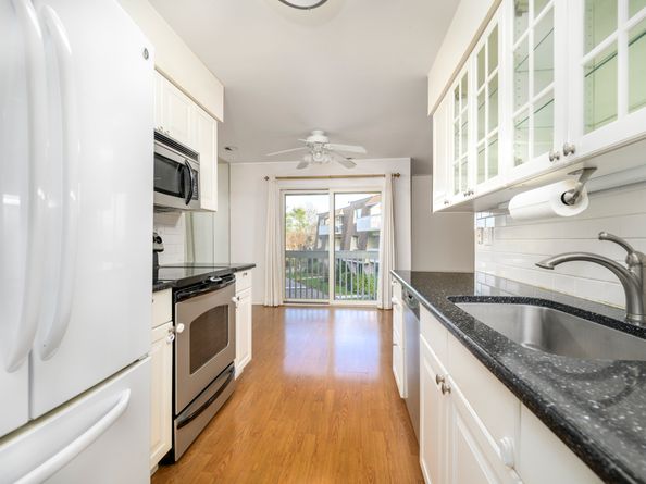 61 Seaview Avenue APT 76, Stamford CT 06902