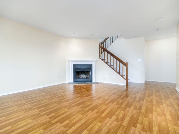 61 Seaview Avenue APT 76, Stamford CT 06902