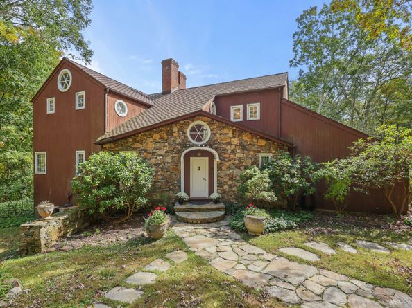 56 Cross Highway, Redding CT 06896
