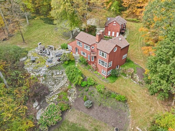 56 Cross Highway, Redding CT 06896