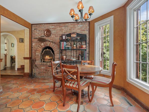 56 Cross Highway, Redding CT 06896