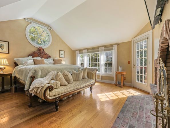 56 Cross Highway, Redding CT 06896