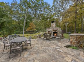56 Cross Highway, Redding CT 06896