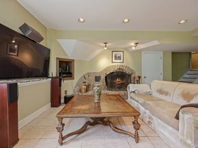 56 Cross Highway, Redding CT 06896