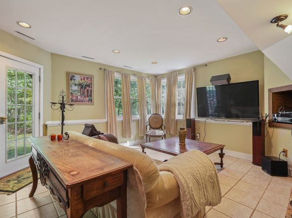 56 Cross Highway, Redding CT 06896