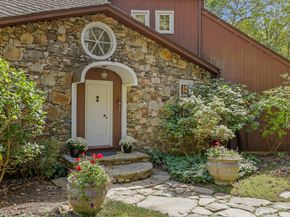 56 Cross Highway, Redding CT 06896