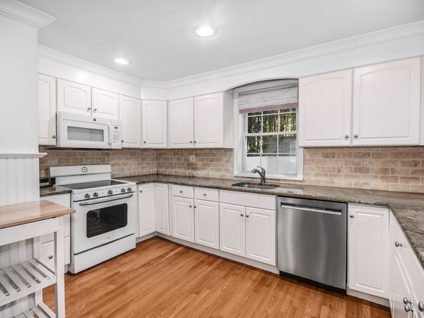 60 East Avenue, New Canaan CT 06840