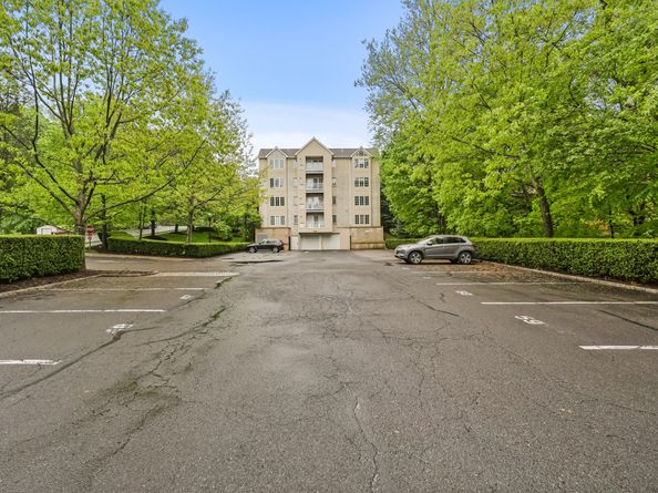 2 Homestead Lane 410, Greenwich CT 06831