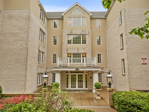 2 Homestead Lane 410, Greenwich CT 06831