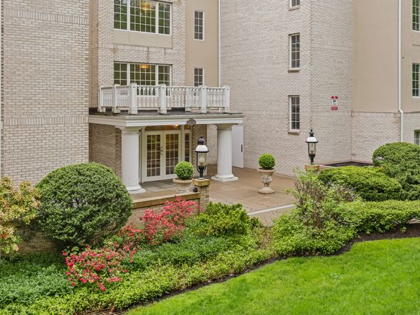 2 Homestead Lane 410, Greenwich CT 06831