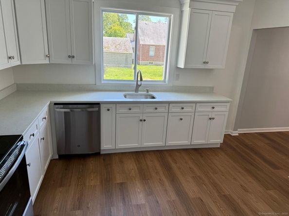 187 Jewett Avenue, Bridgeport CT 06606