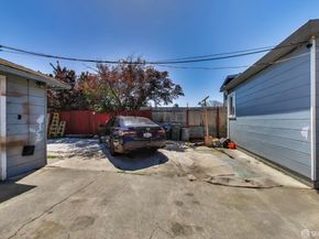 9314 Holly Street, Oakland CA 94603