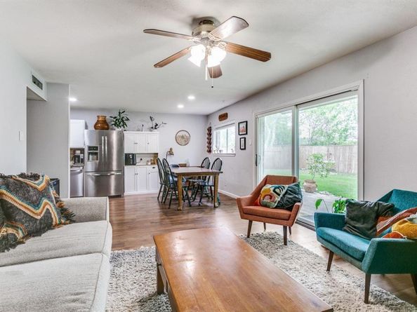 2028  Victoria Road , Carrollton Texas 75007