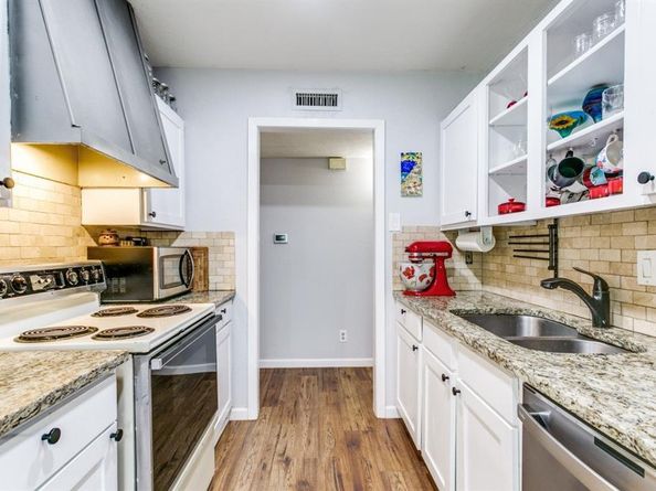 2028  Victoria Road , Carrollton Texas 75007