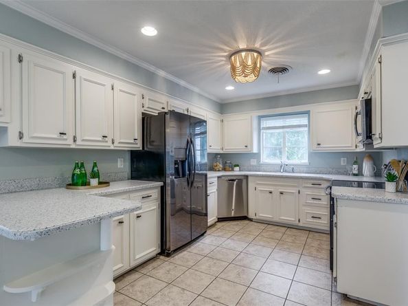 1901  Bluebird Avenue , Fort Worth Texas 76111