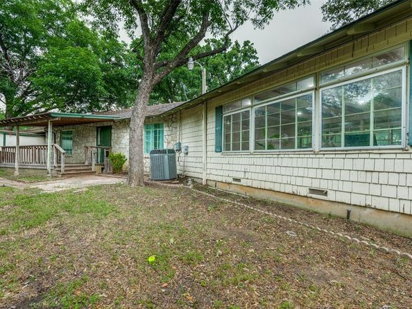 1901  Bluebird Avenue , Fort Worth Texas 76111