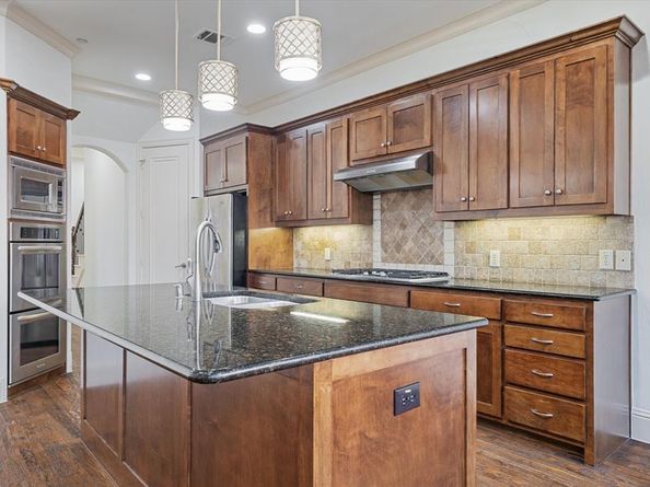 14739  Stanford Court , Addison Texas 75254
