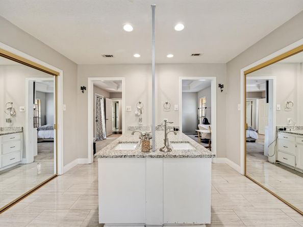 4609  Brentgate Drive , Arlington Texas 76017