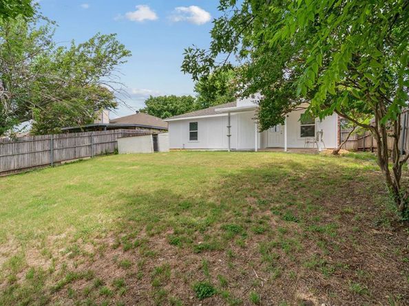 10105  Lone Eagle Drive , Fort Worth Texas 76108