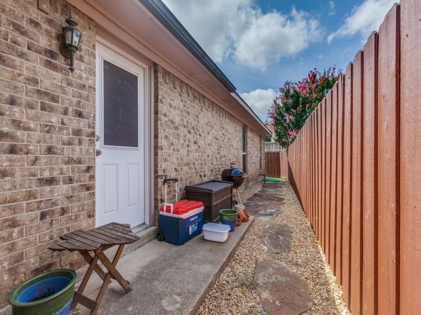 4020  Morman Lane , Addison Texas 75001