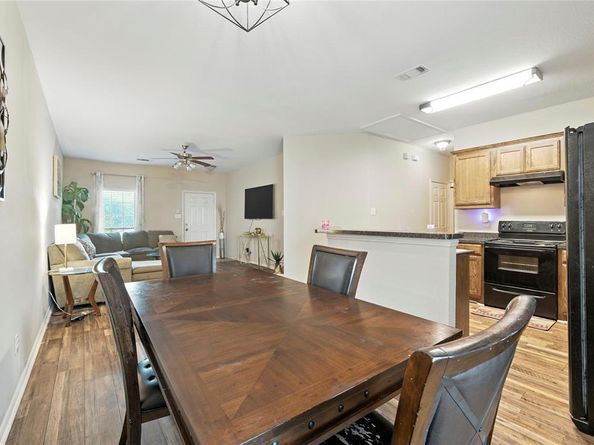 222  Cliff Heights Circle , Dallas Texas 75241