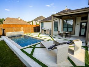 1121  Lady Carol Lane , Lewisville Texas 75056
