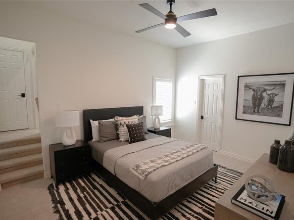 1121  Lady Carol Lane , Lewisville Texas 75056