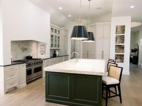 1121  Lady Carol Lane , Lewisville Texas 75056