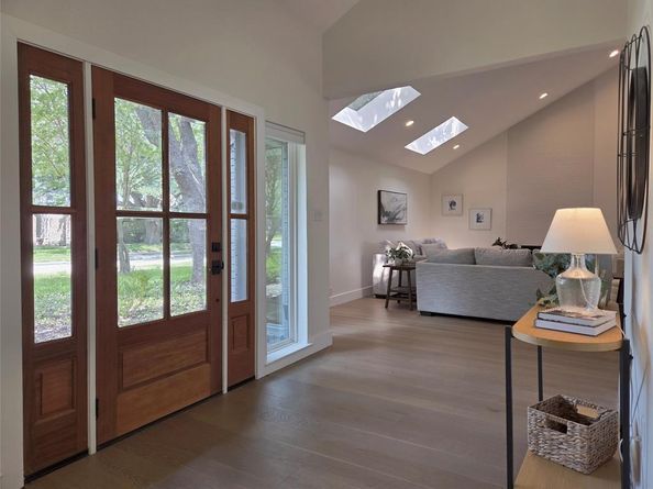 233  Woodcrest Drive , Richardson Texas 75080