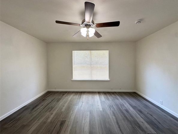 1957  Earnhardt Way , Dallas Texas 75217