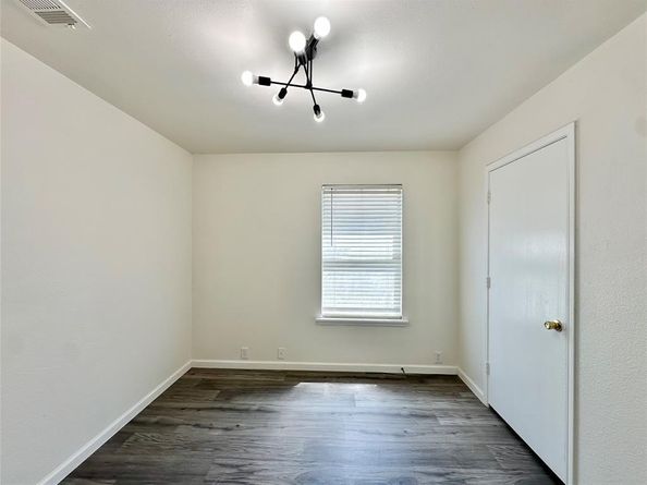 1957  Earnhardt Way , Dallas Texas 75217