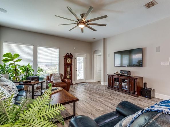 512  Maverick Drive , Lake Dallas Texas 75065