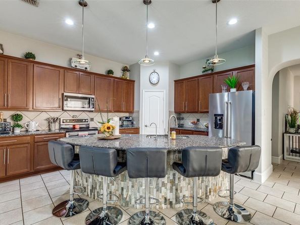 512  Maverick Drive , Lake Dallas Texas 75065