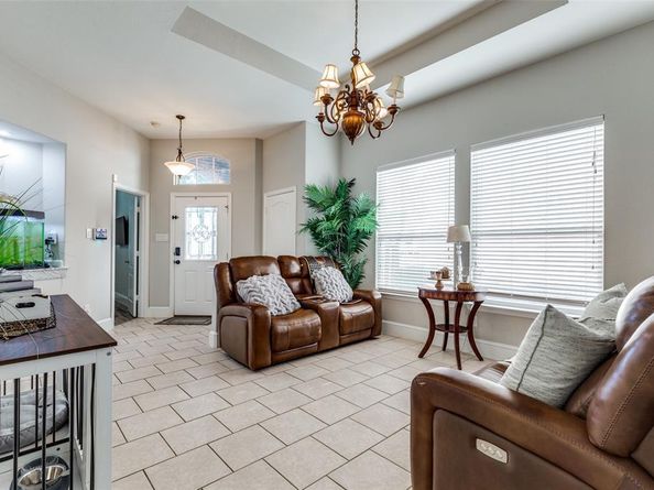512  Maverick Drive , Lake Dallas Texas 75065