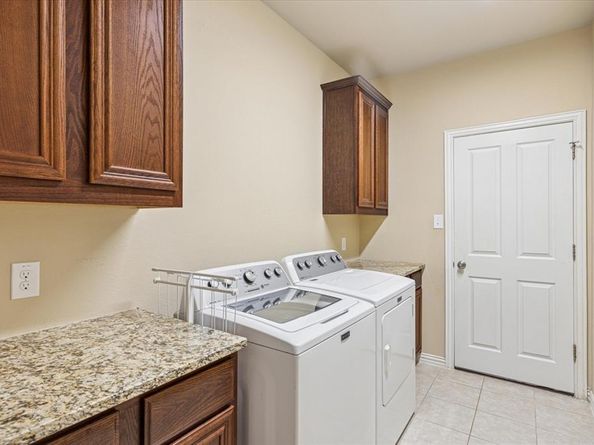 308  Valley Drive , Aubrey Texas 76227