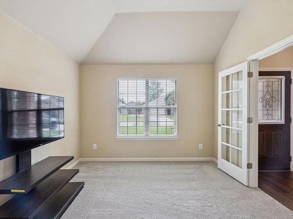 308  Valley Drive , Aubrey Texas 76227