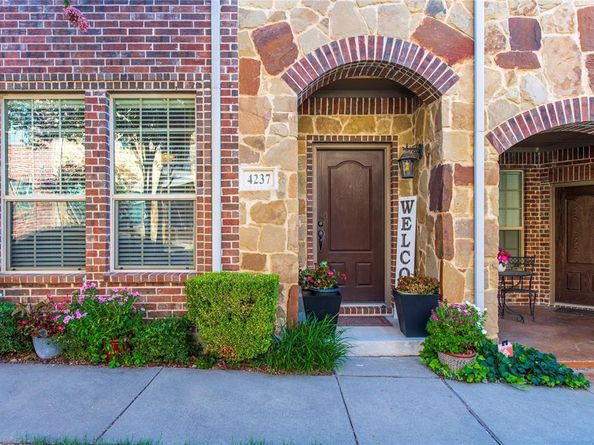 4237  Riverview Drive , Carrollton Texas 75010